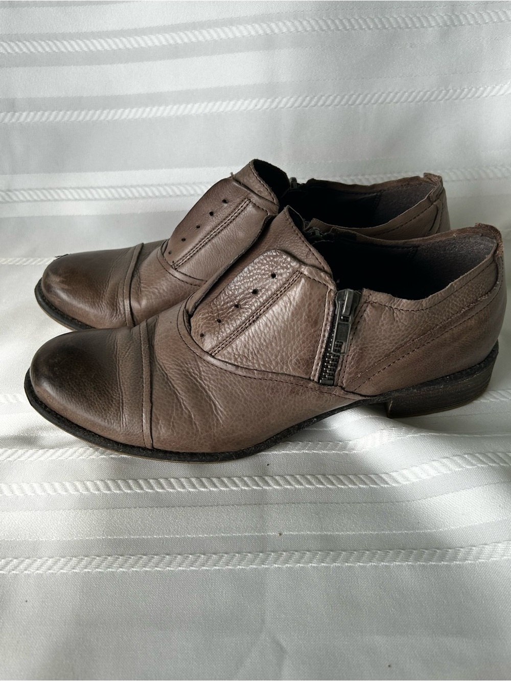 Boutique 9 Nordstrom Womens 7 Grey Leather Slip-On Rochelle Oxford Shoes